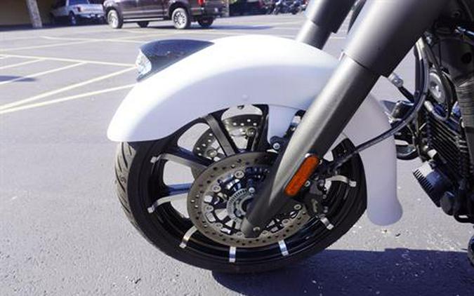 2024 Indian Motorcycle Chieftain® Dark Horse® with PowerBand Audio Package