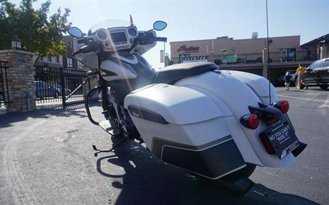 2024 Indian Motorcycle Chieftain® Dark Horse® with PowerBand Audio Package