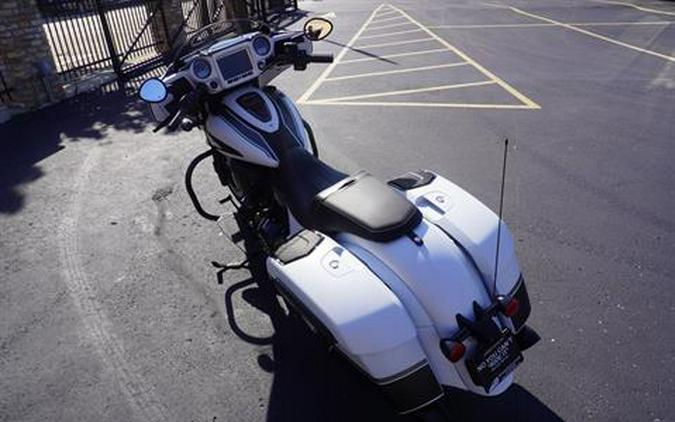 2024 Indian Motorcycle Chieftain® Dark Horse® with PowerBand Audio Package