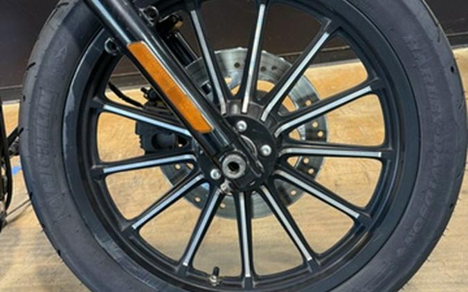 2012 Harley-Davidson XL883N - Sportster Iron 883