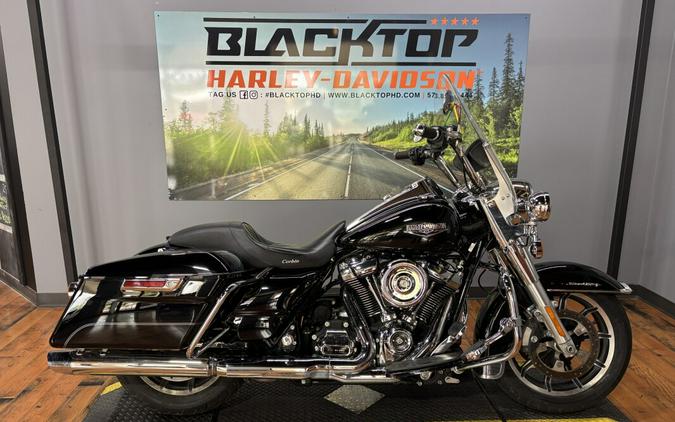 2017 Harley-Davidson® Road King® BLACK W/PINSTRIPE