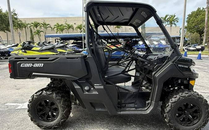 2024 Can-Am Defender DPS HD9 Timeless Black
