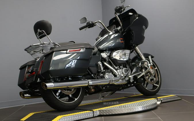 2025 Harley-Davidson® Road Glide® Iron Horse Metallic