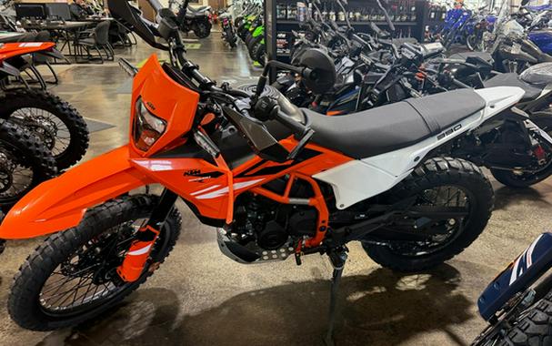 2026 KTM Enduro 390 R