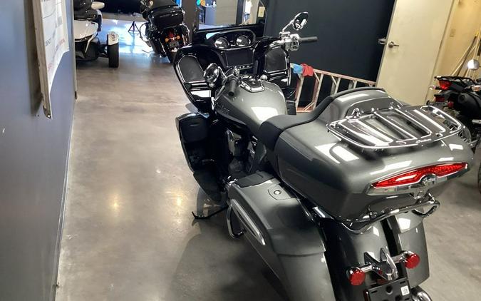 2024 Indian Motorcycle® Pursuit® Limited® with PowerBand Audio Package Titanium/Black Metallic