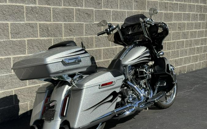 FLHXSE 2015 CVO Street Glide