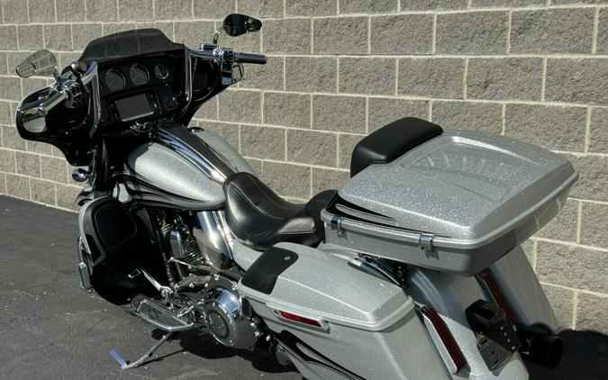 FLHXSE 2015 CVO Street Glide