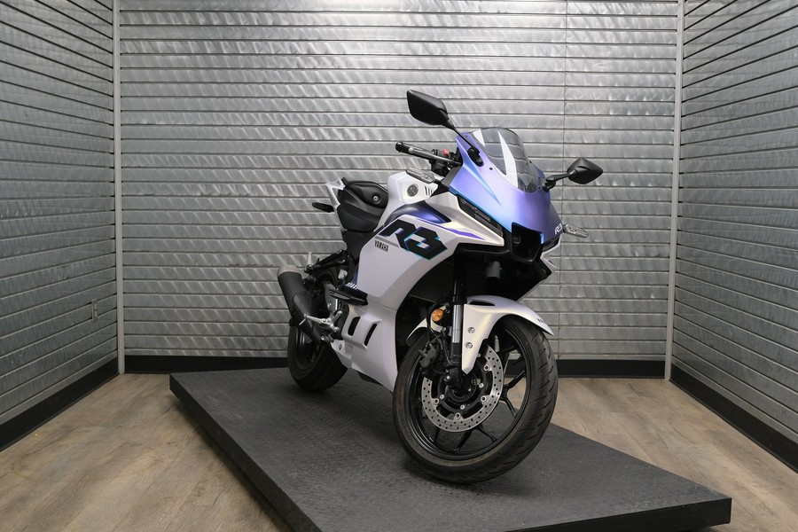 2025 YAMAHA YZF-R3