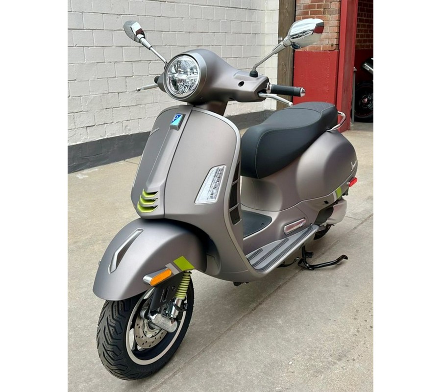 2024 Vespa GTS Super 300 Tech