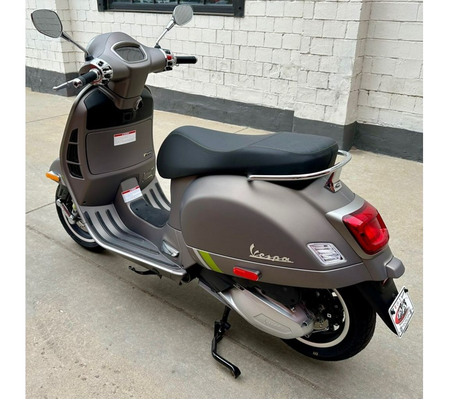 2024 Vespa GTS Super 300 Tech