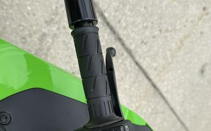 2024 Kawasaki Ninja® ZX™-14R 40th Anniversary Edition ABS