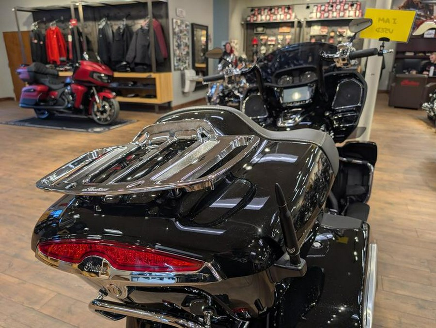 2022 Indian Motorcycle® Pursuit Limited Black Metallic