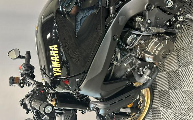 2025 YAMAHA XSR 900