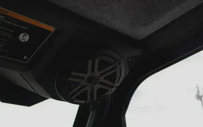 2026 CAN-AM DEFENDER MAX LIMITED CAB HD11