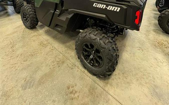 2024 Can-Am Defender DPS CAB HD9