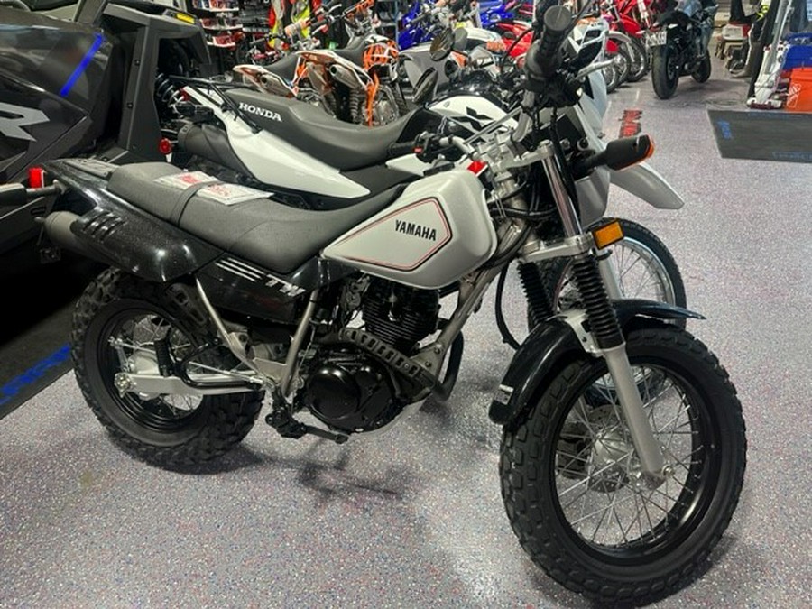 2025 Yamaha TW200