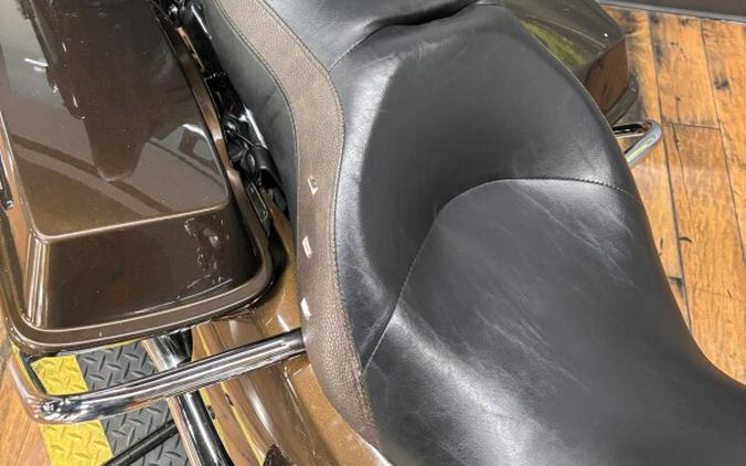 2013 Harley-Davidson® Road King® BRONZE/ANN BLK W/ PINSTRIPE