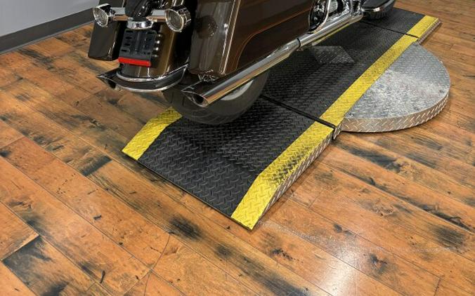 2013 Harley-Davidson® Road King® BRONZE/ANN BLK W/ PINSTRIPE