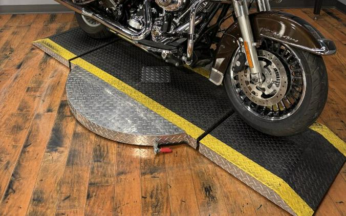 2013 Harley-Davidson® Road King® BRONZE/ANN BLK W/ PINSTRIPE