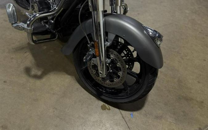 2020 Indian Motorcycle® Chieftain® Titanium Smoke