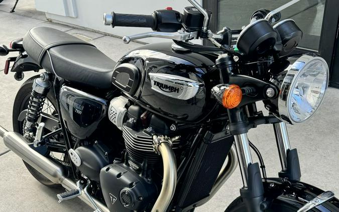 2022 Triumph Bonneville T100 Jet Black