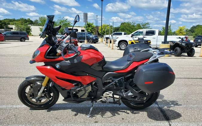 2016 BMW S 1000 XR Premium Racing Red