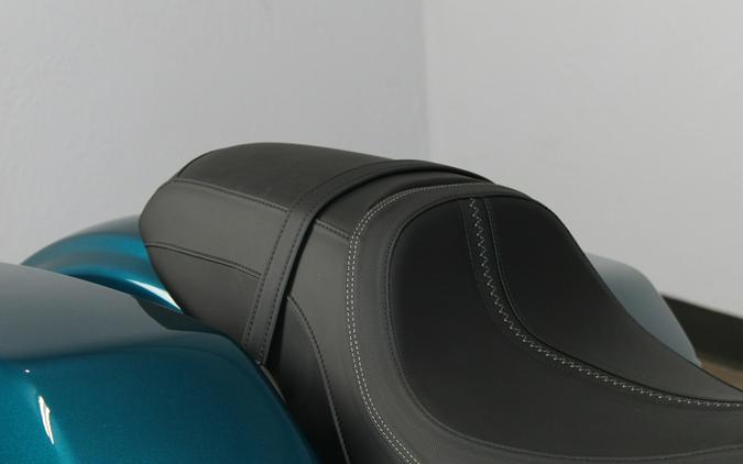 2026 Harley-Davidson® Road Glide® TEAL THUNDR/BLK W/ PINSTRIP