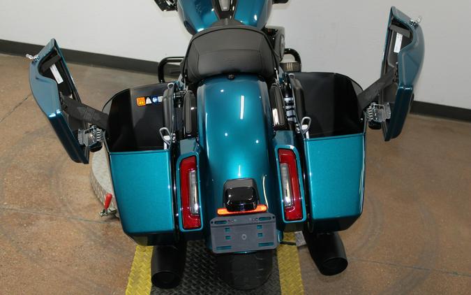 2026 Harley-Davidson® Road Glide® TEAL THUNDR/BLK W/ PINSTRIP