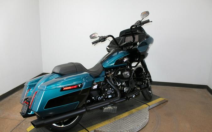 2026 Harley-Davidson® Road Glide® TEAL THUNDR/BLK W/ PINSTRIP