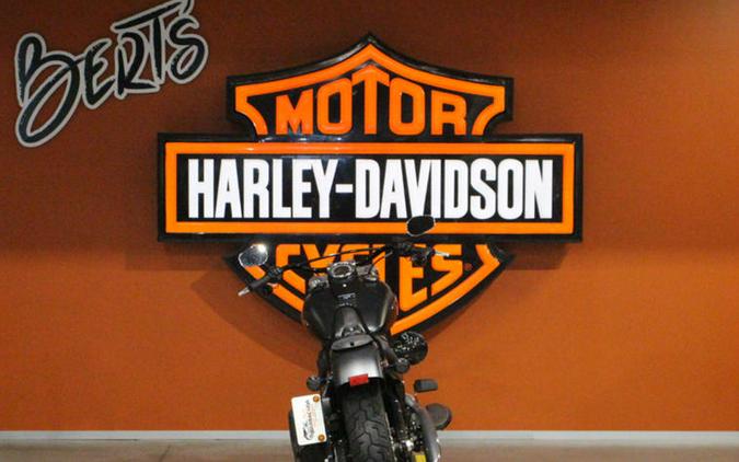 2020 Harley-Davidson® FLSL - Softail® Softail Slim®