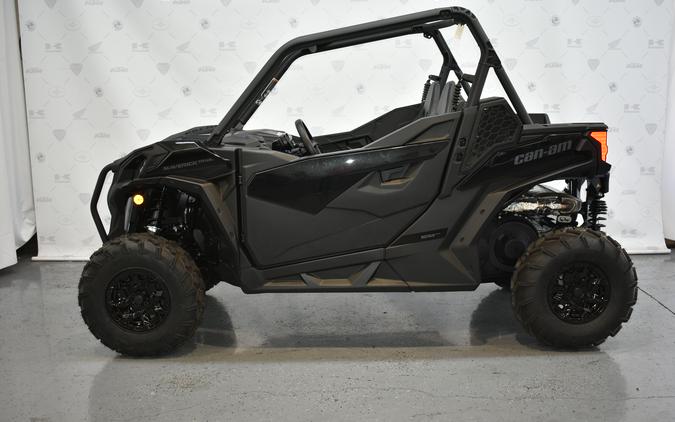 2025 Can-Am™ Maverick Trail DPS 1000