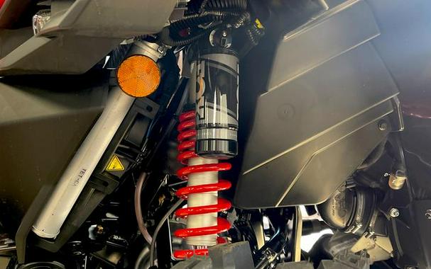 2026 Can-Am® Renegade X mr 1000 R Hyper Silver & Legion Red