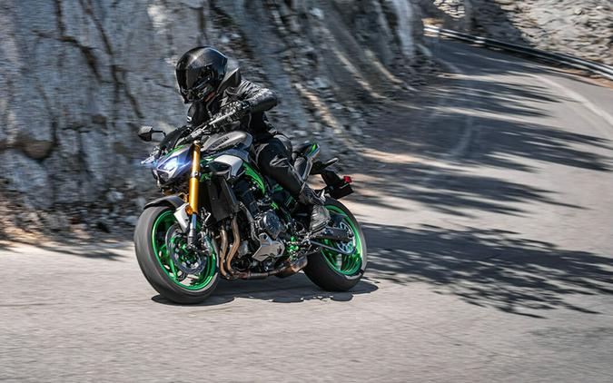 2025 Kawasaki Z900 SE ABS