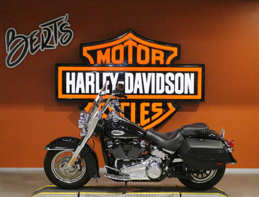 2021 Harley-Davidson® FLHC - Heritage Classic