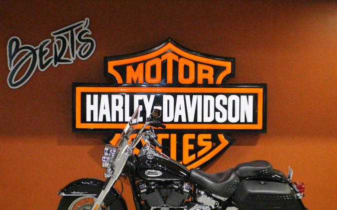 2021 Harley-Davidson® FLHC - Heritage Classic