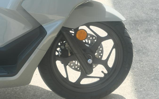 2025 HONDA PCX