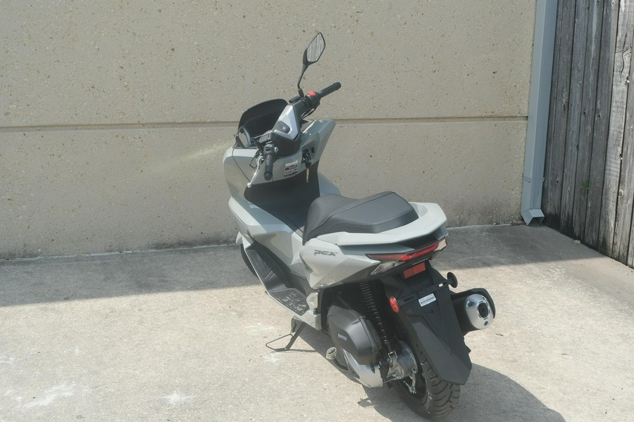 2025 HONDA PCX
