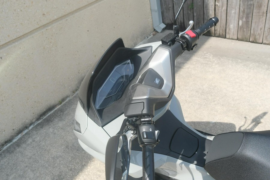 2025 HONDA PCX