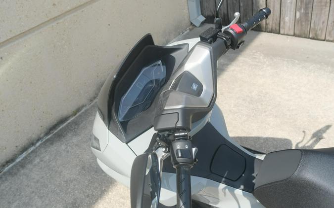 2025 HONDA PCX