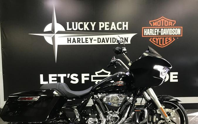 2026 Harley-Davidson® Road Glide® Vivid Black Chrome Trim