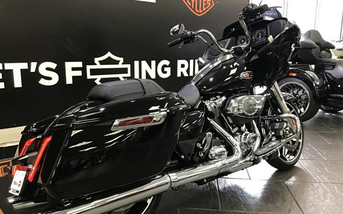 2026 Harley-Davidson® Road Glide® Vivid Black Chrome Trim