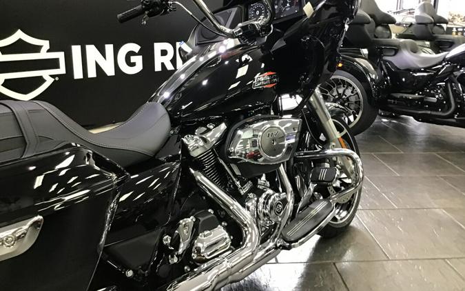 2026 Harley-Davidson® Road Glide® Vivid Black Chrome Trim