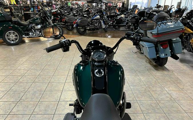 2024 Harley-Davidson Freewheeler Alpine Green / Vivid Black