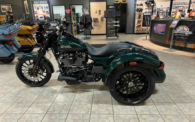 2024 Harley-Davidson Freewheeler Alpine Green / Vivid Black