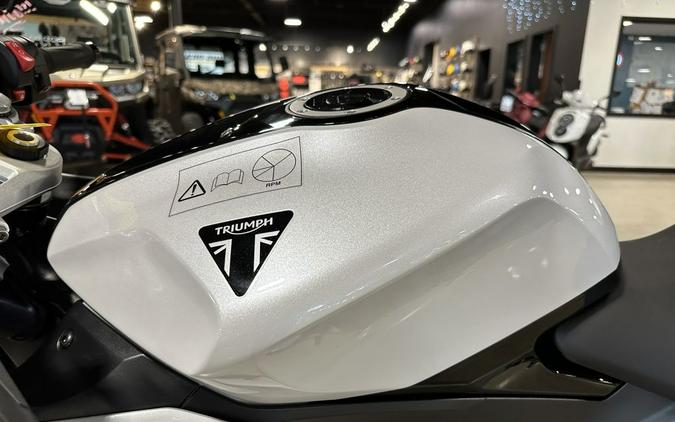 2025 Triumph Daytona 660 Snowdonia White/Sapphire Black