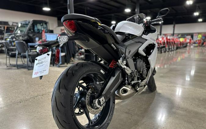 2025 Triumph Daytona 660 Snowdonia White/Sapphire Black