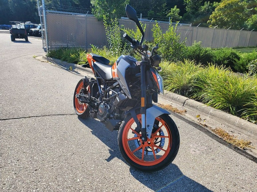 2023 KTM Duke 200