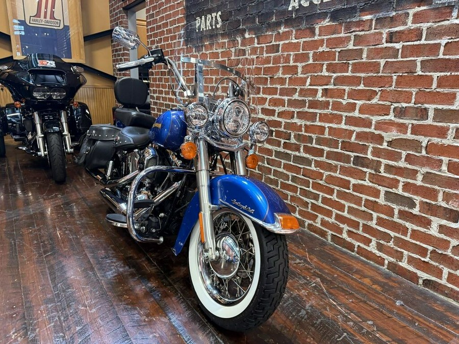 2017 Harley-Davidson Heritage Softail Classic FLSTC