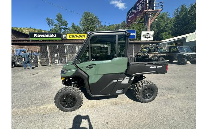 2024 Can-Am Defender DPS Cab HD9