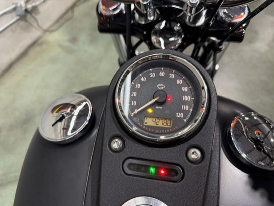 2017 Harley-Davidson® FXDB - Street Bob®